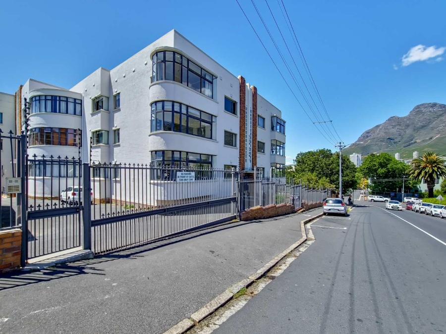 To Let 2 Bedroom Property for Rent in Gardens Western Cape